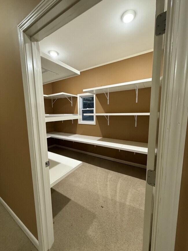 Building Photo - 2366 N Walston Bridge Rd