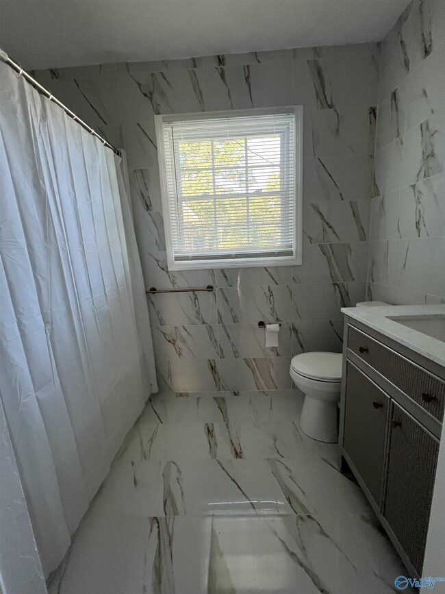 Building Photo - 1805 8th Ave SW