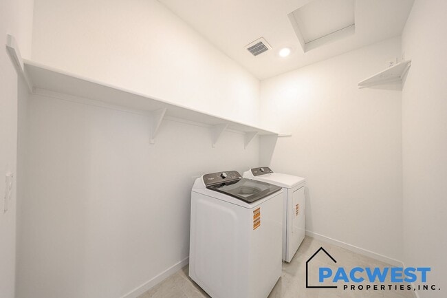 Building Photo - Your new home for lease!