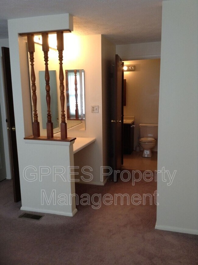 Building Photo - 317 Garden Hill Dr
