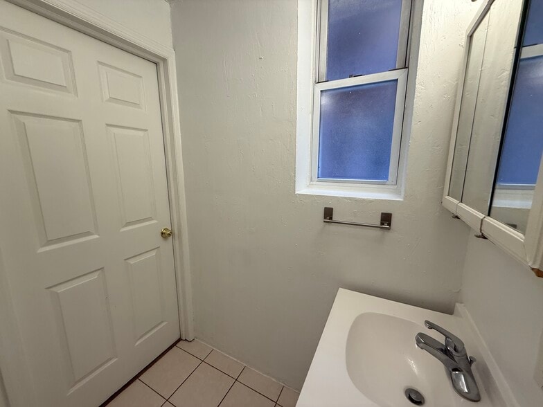 Bathroom - 3615 Dawson St