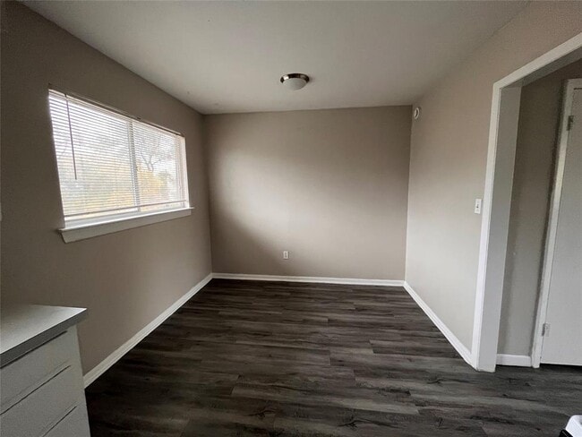 Building Photo - 3106 Duval St