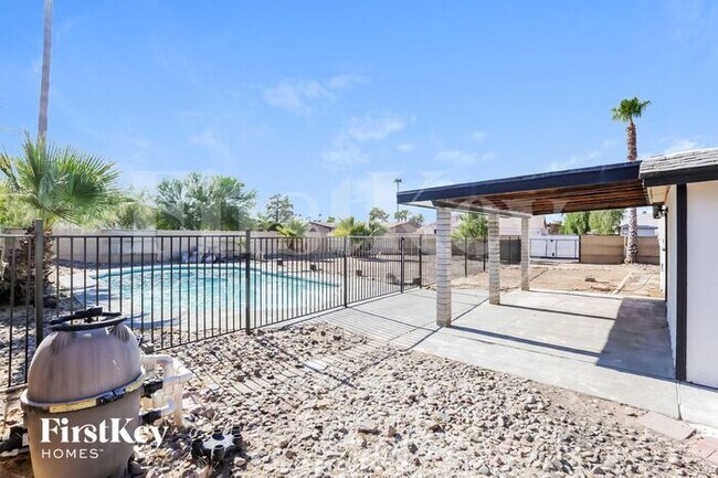 Building Photo - 9605 N 43rd Ln