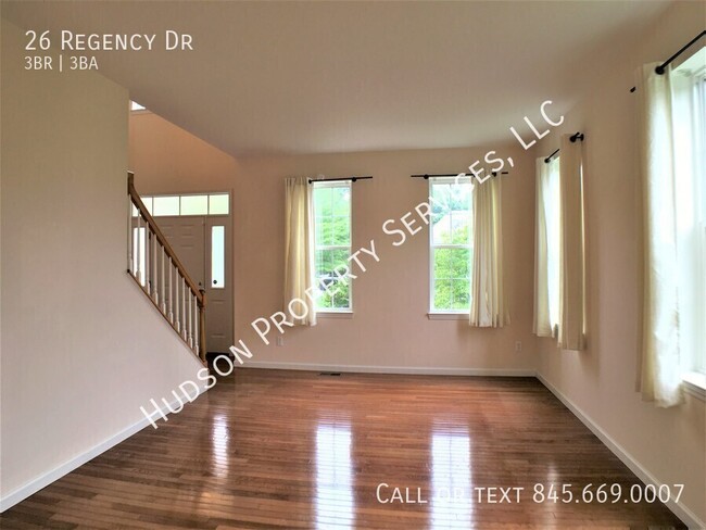 Building Photo - Spacious Colonial in Town of Poughkeepsie!