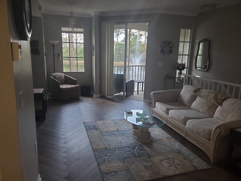 Building Photo - 5670 Bentgrass Dr