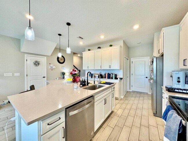 Building Photo - 11281 Beach Walk Wy NE