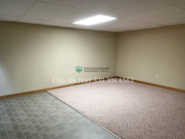 Building Photo - 931 Trimble Dr