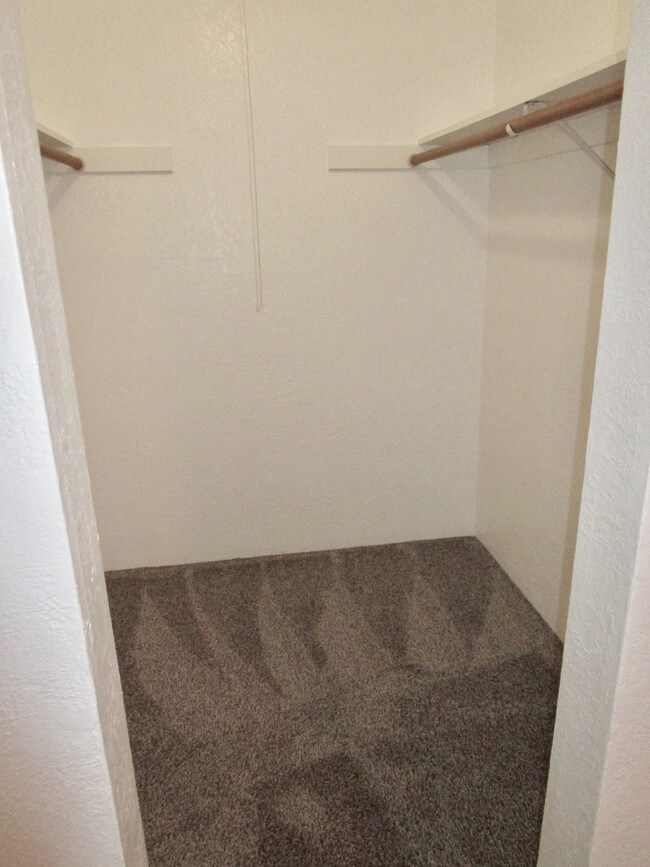 Building Photo - 300 Union St