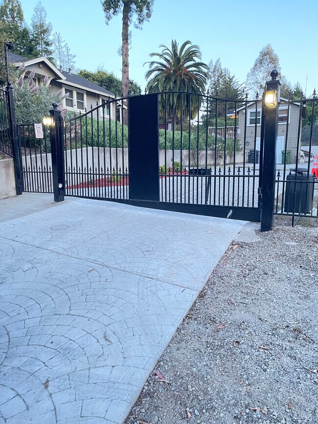 Building Photo - 9006 Soquel Dr
