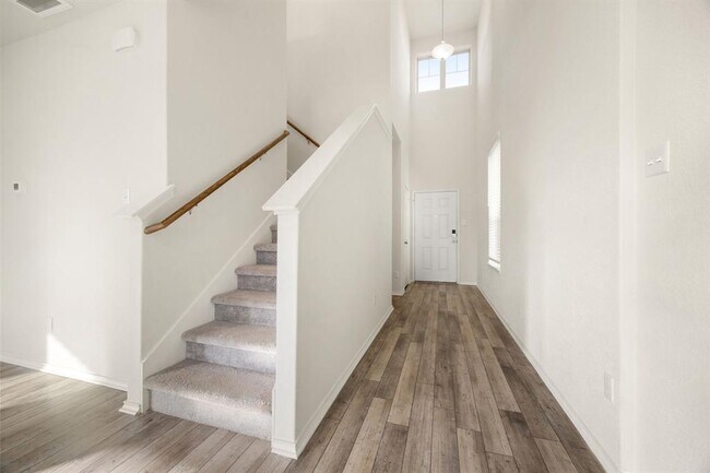 Building Photo - 329 Green Egret Wy