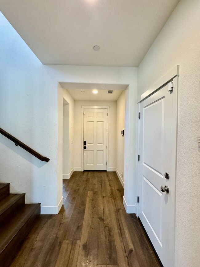 Building Photo - 5 Bedroom 3 Bath Home with Pool, pool and ...