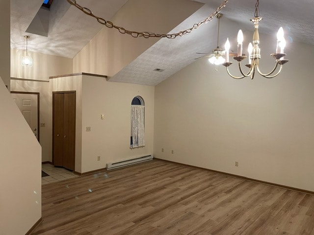 entrance and living - 592 Hilltop Ter