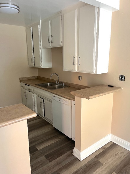 Building Photo - 2115 Placentia Ave