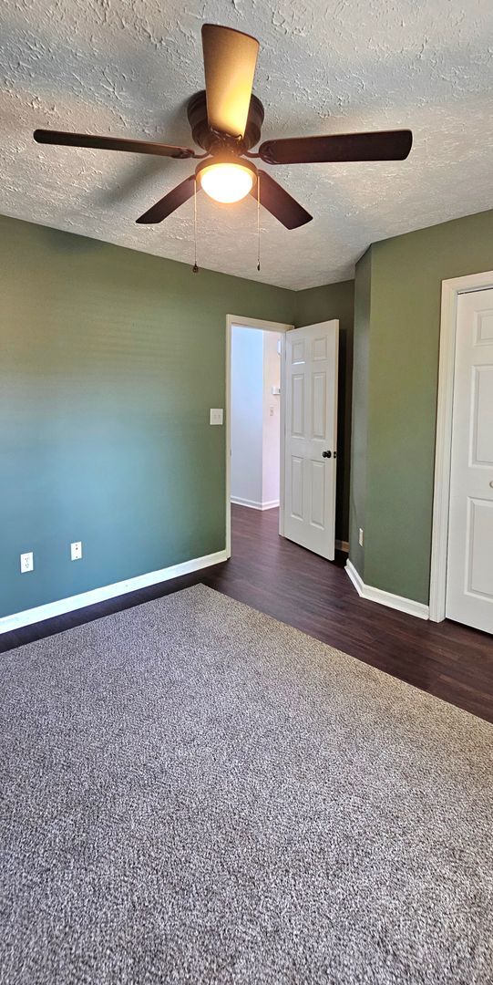 Building Photo - No HOA! Peaceful Cul-de-Sac Living with Ou...