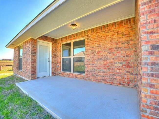 Building Photo - 526 Cherrybark Dr