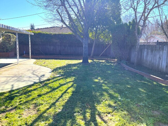 Building Photo - 7731 Filice Dr
