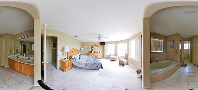 Building Photo - 225 Vista Dr