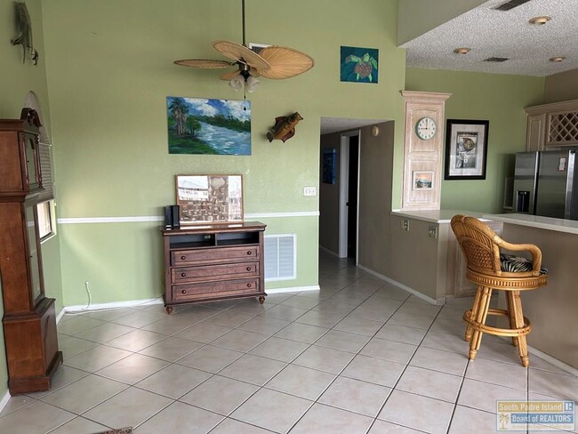 Building Photo - 1342 Harbor Island Dr