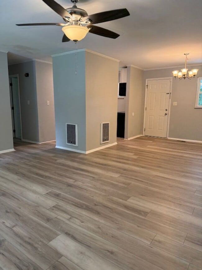 Building Photo - Rockford 37853 -  3 bedroom, 1.5 bath home...