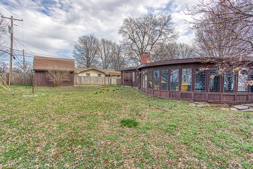 Building Photo - 1911 S Saratoga Ave