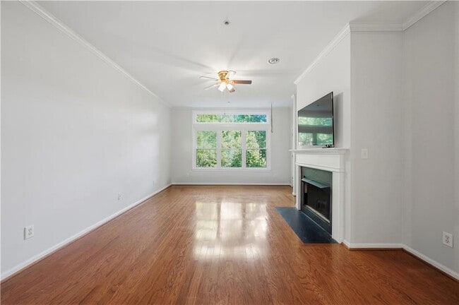 Building Photo - 424 Lindbergh Drive NE
