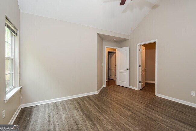 Building Photo - 62 Beaver Pointe