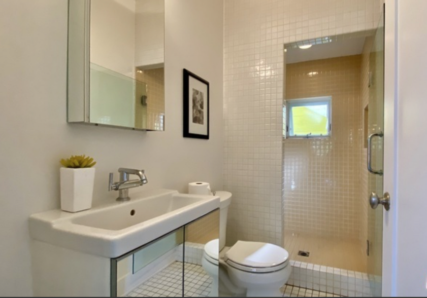 Guest Bathroom with Shower - 808 Milwood Ave