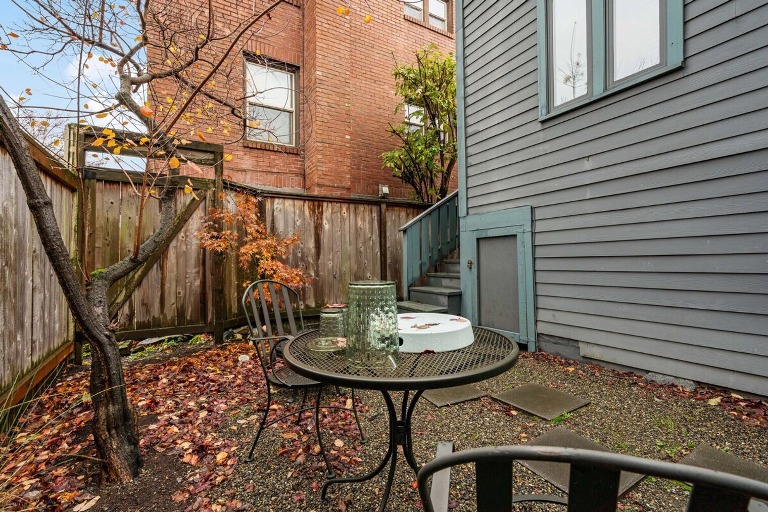 Building Photo - 1208 E Thomas St