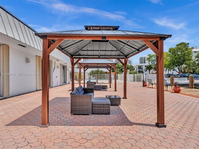 Building Photo - 3600 NE 170th St