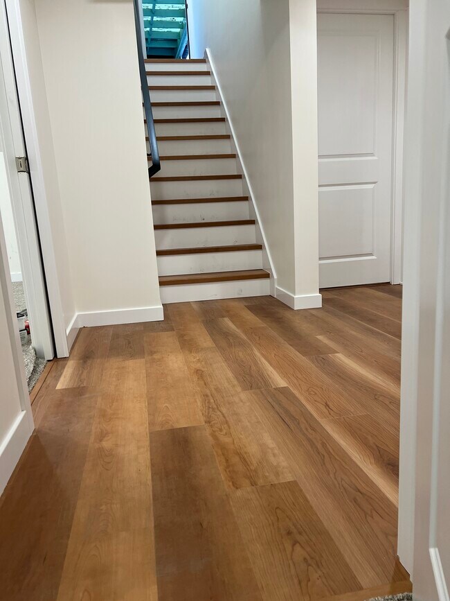 Building Photo - 4427 38th Ave SW