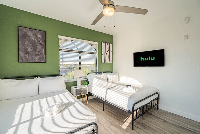 Building Photo - 2150 S 55th St