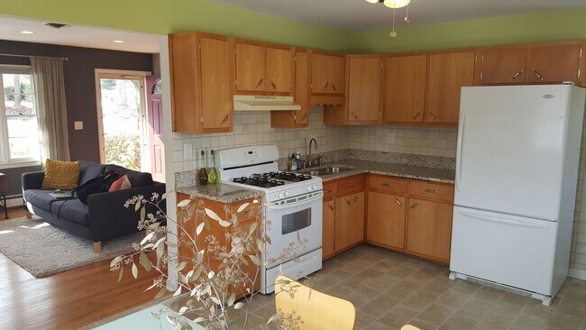 Building Photo - Incredibly well maintained rancher in Monrovia available mid June!