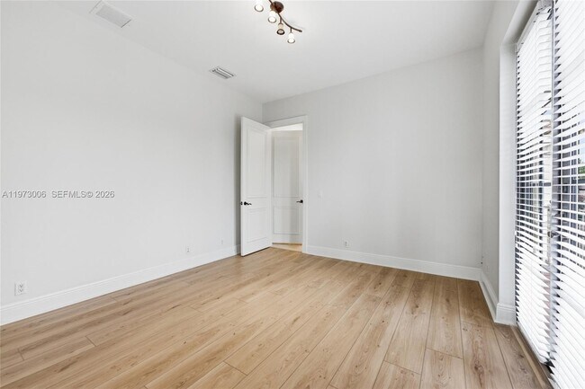 Building Photo - 9564 Exbury Ct