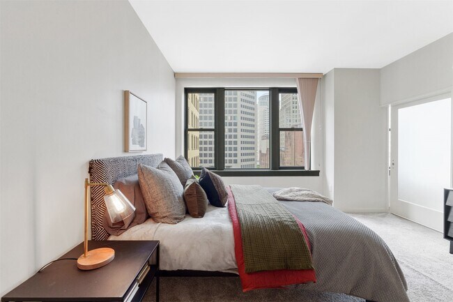 Building Photo - 915 Olive St