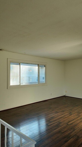 Building Photo - 2700 Shenandoah Ln N