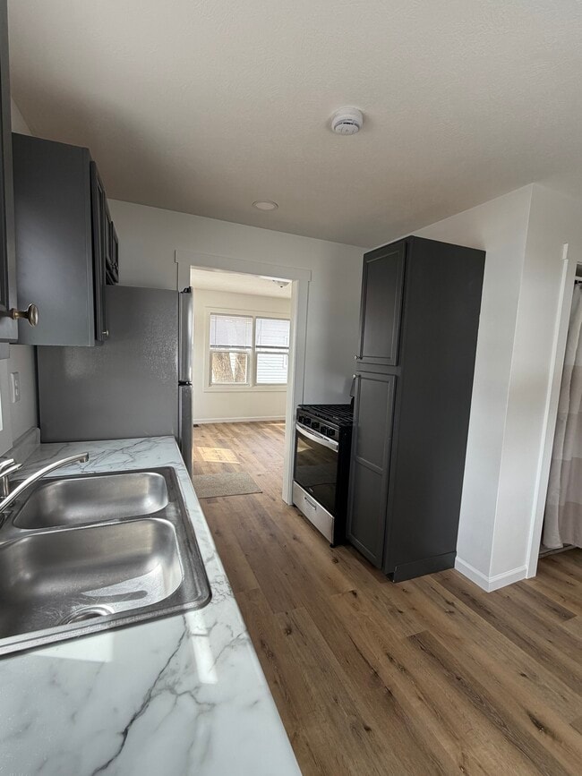 Building Photo - Fairoaks - 2 Bedroom