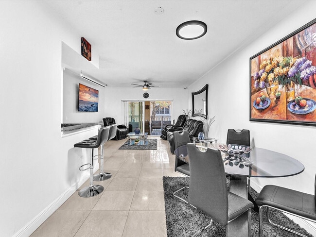 Building Photo - 2478 Centergate Dr