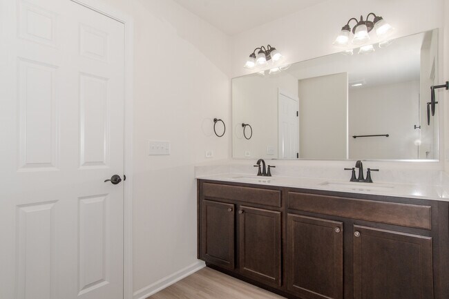Building Photo - 26107 White Oak Trail