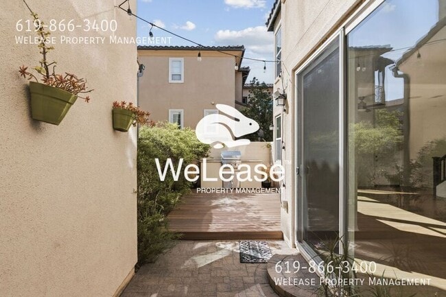 Building Photo - 2211 Antonio Dr