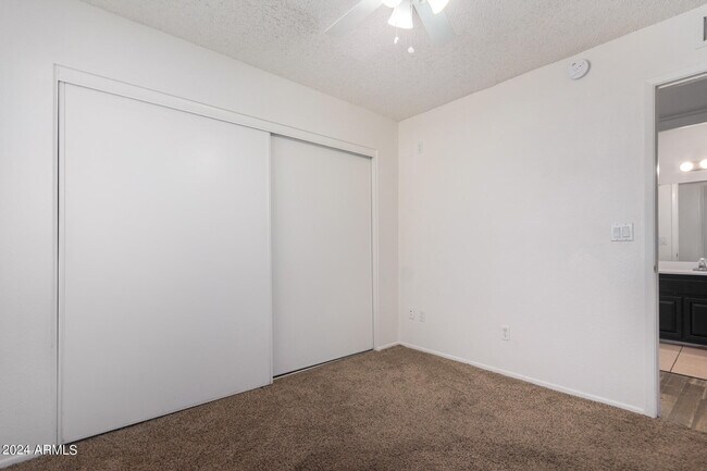 Building Photo - 10047 N 48th Ave
