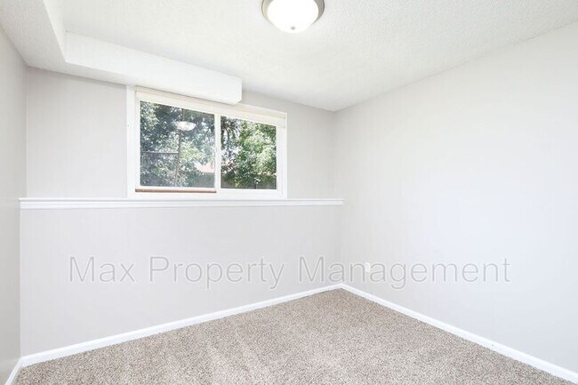 Building Photo - 505 E McKinley Ave