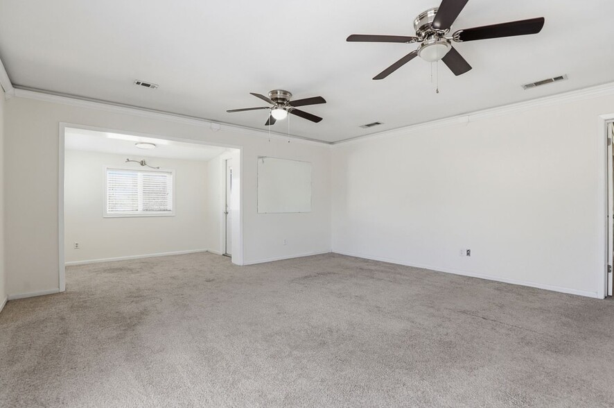 Building Photo - 128 Skyview Terrace