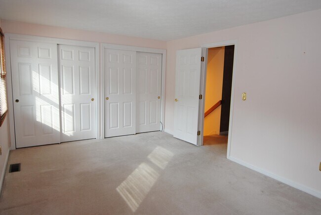 Building Photo - 36 Highbridge Hill Rd