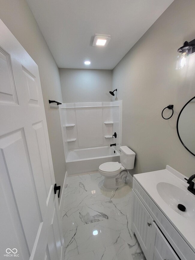 Building Photo - 822 N Gray St