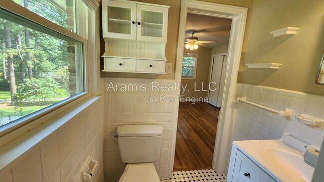 Building Photo - 1032 Homewood Ct