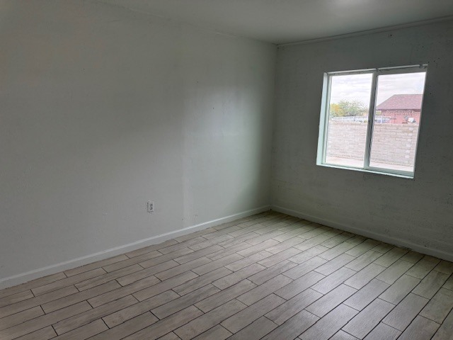 Building Photo - 2113 E Sunland Vista