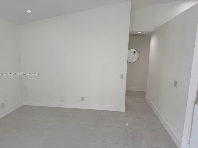 Building Photo - 1133 Alexander Bend