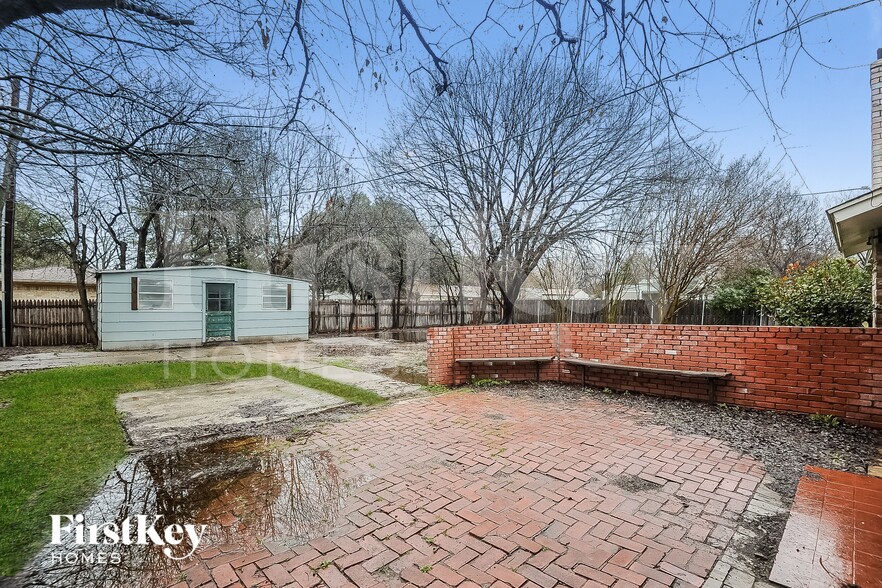 Building Photo - 3001 Rufe Snow Dr