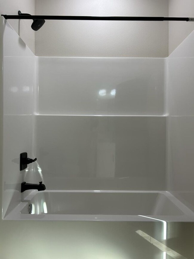 Building Photo - 940 M St SW