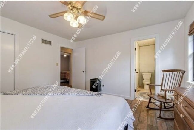 Building Photo - Gorgeous Blue Springs Home-Available in SEPTEMBER!!